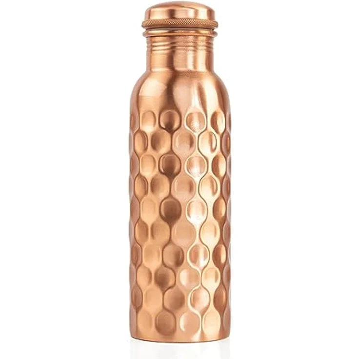Bodhi Kupferflasche | Ayurveda Trinkflasche aus reinem Kupfer | Flasche mit Design Veredelung | Volumen: 800 ml | Wasserflasche mit Drehverschluss & Silikon-Dichtung | Diamant-Design, gehämmert – Bild 1