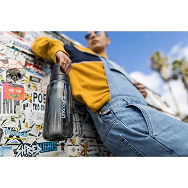 LifeStraw Go Serie - BPA-freie Trinkflasche mit Wasserfilter 1l für Reisen und den täglichen Gebrauch - entfernt Bakterien, Parasiten, Mikroplastik und verbessert den Geschmack, Nordic Noir (schwarz) – Bild 3