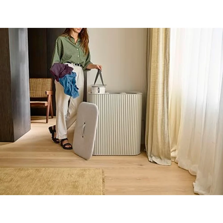 Joseph Joseph Tota Trio Luxe 90L Wäschekorb Ecru, Dreifacher Wäschesammler mit Bambusdeckel und Herausnehmbaren Taschen, 3 Fächer – Bild 2