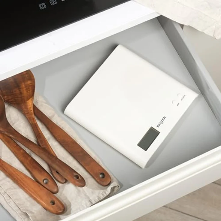 SALTER digitale Küchenwaage, elektronische Waage für die Küche, LCD-Display, Zuwiegefunktion, einfach zu reinigen & platzsparend, max. Traglast 3kg, schlankes Design, weiß – Bild 4