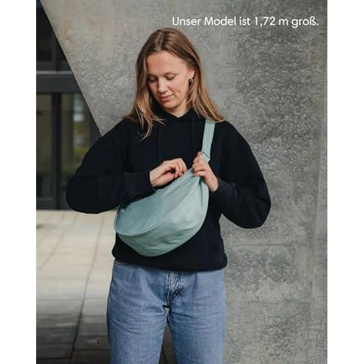 LARKSON Solveig Medium, Crossbody Bag für Damen & Herren in Rosa, wasserabweisende Umhängetasche im Halbmond Design mit verstellbarem Schultergurt und praktischen Taschen – Bild 2