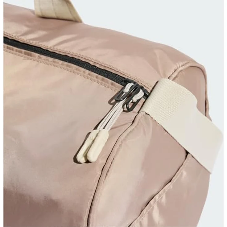 adidas Performance YOGA DUFFEL M, Sporttasche mit 33,5 l Volumen, recycelte Materialien, inkl. Befestigungssystem für Yoga-Matte – Bild 4