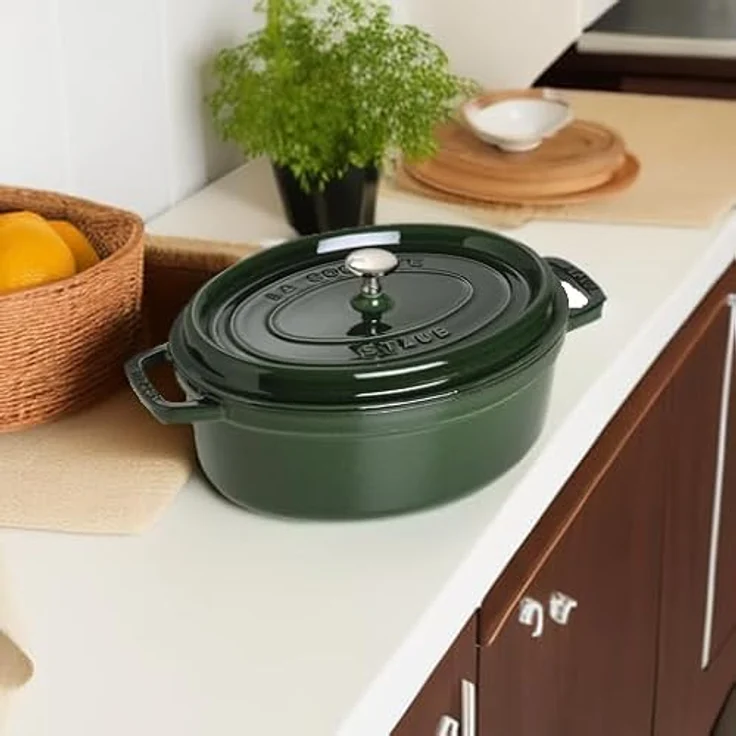 Staub 1103185 Cocotte-Bräter, oval mit Deckel 31 cm, 5,5 L, mit mattschwarzer lierung im Inneren des Topfes, basilikumgrün – Bild 6
