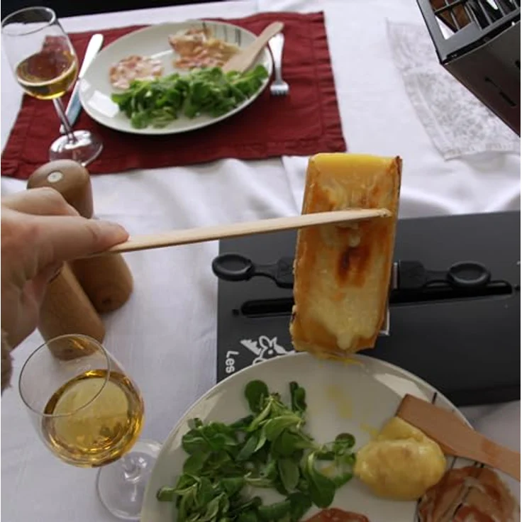 LITTLE BALANCE Savoyarde 8761, traditionelles Raclette für 4 Personen, Viertelmahlwerk, Edelstahl/Schwarz, ohne PFAS, antihaftbeschichtet, 600 W, verschiebbarer Käsehalter – Bild 4