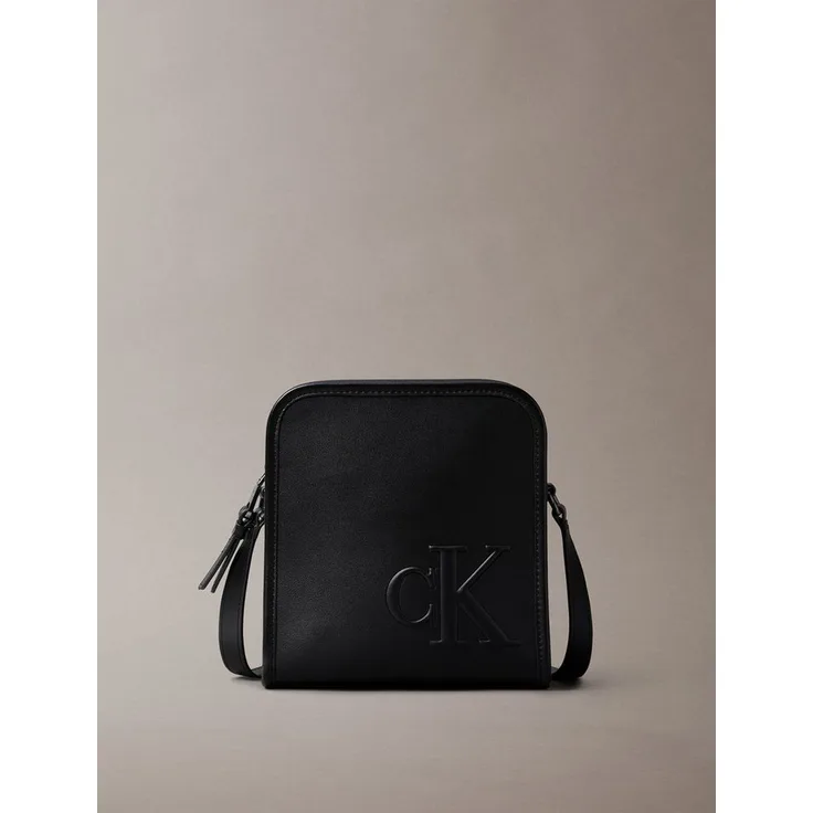 Calvin Klein Jeans SCULPTED IMPRESSION REPORTER 18, schwarze Umhängetasche für Herren, Body Bag mit CK-Logoemblem, Reißverschluss, verstellbarem Schulterriemen
