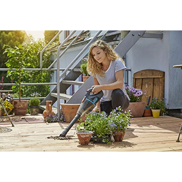 GARDENA Set Outdoor Handsauger EasyClean Li (inkl. Wandhalterung): Akku-Sauger für feuchte und trockene Partikel, hohe Saugleistung (9340-20) – Bild 6