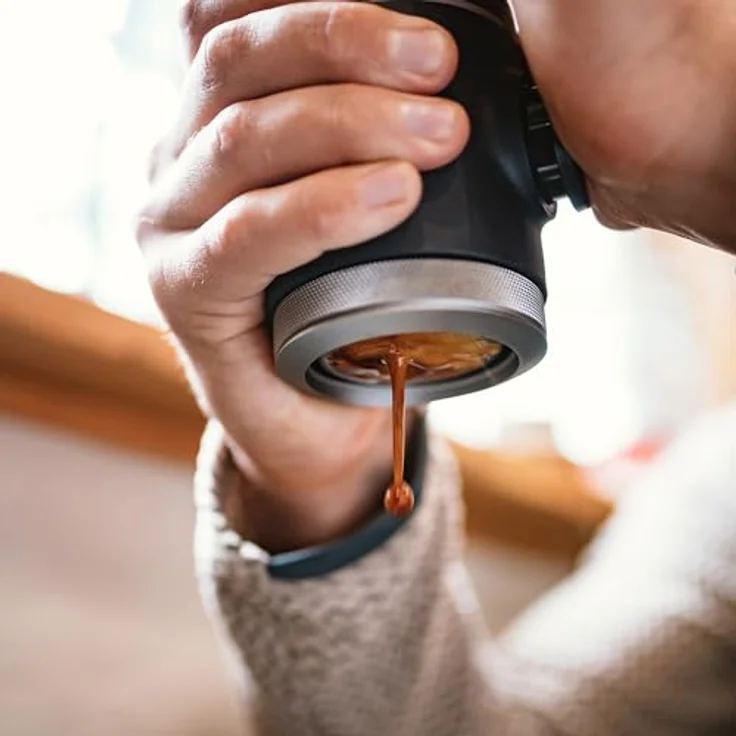 Wacaco Picopresso inkl. Schutzhülle - grau - tragbarer Espressokocher – Bild 6