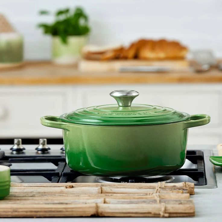 Le Creuset Signature Bräter, oval, 31 cm, bamboo green – Bild 3