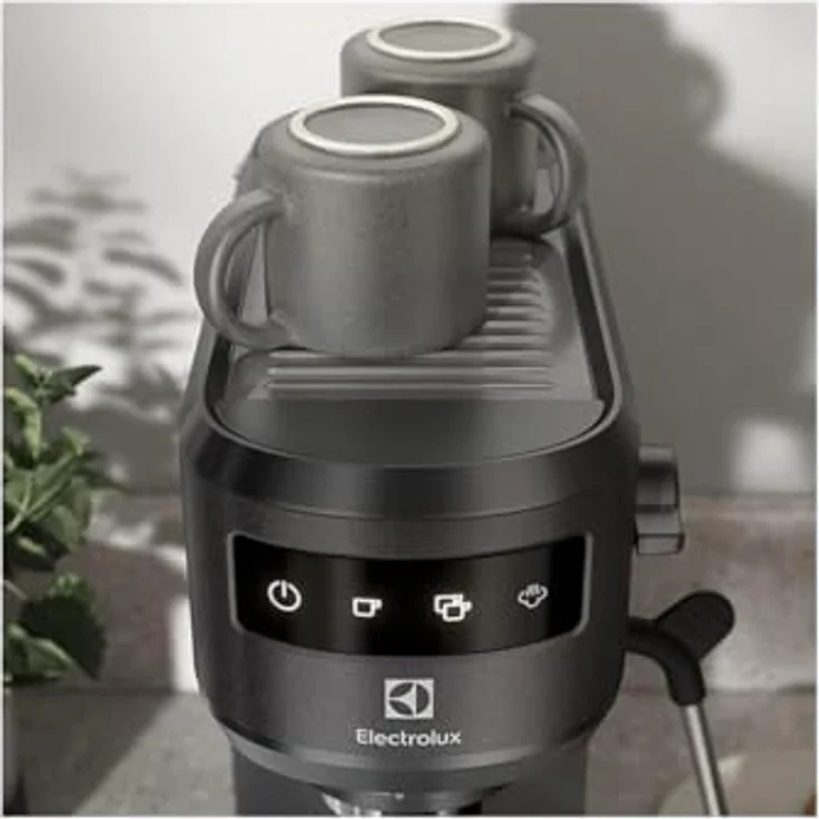 Electrolux E6EC1-6BST Explorer 6 Espresso-Cappuccino-Maschine, Wärmekontrolltechnologie, herausnehmbares Abtropfblech, Milchaufschäumer, 1250-1450 W – Bild 4