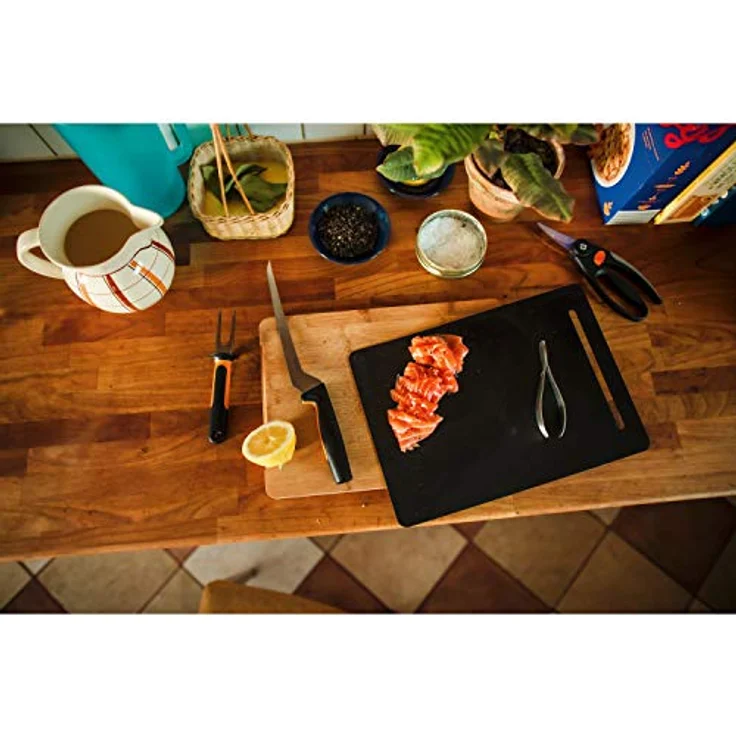 Fiskars Fischbearbeitungs-Set, Functional Form, Inklusive Filetiermesser, Fischspieß und Fischgrätenpinzette, Japanischer Edelstahl/Kunststoff, 1057560 – Bild 3