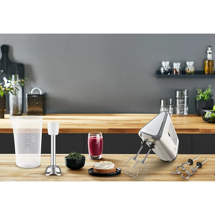 Krups GN912111 3 Mix 9000 Handmixer, 750 Watt, stufenlos regelbar, Turbotaste, Auswurffunktion, inkl. Schneebesen, Knethaken, Pürierstab-Aufsatz, Messbecher, weiß, silber – Bild 9