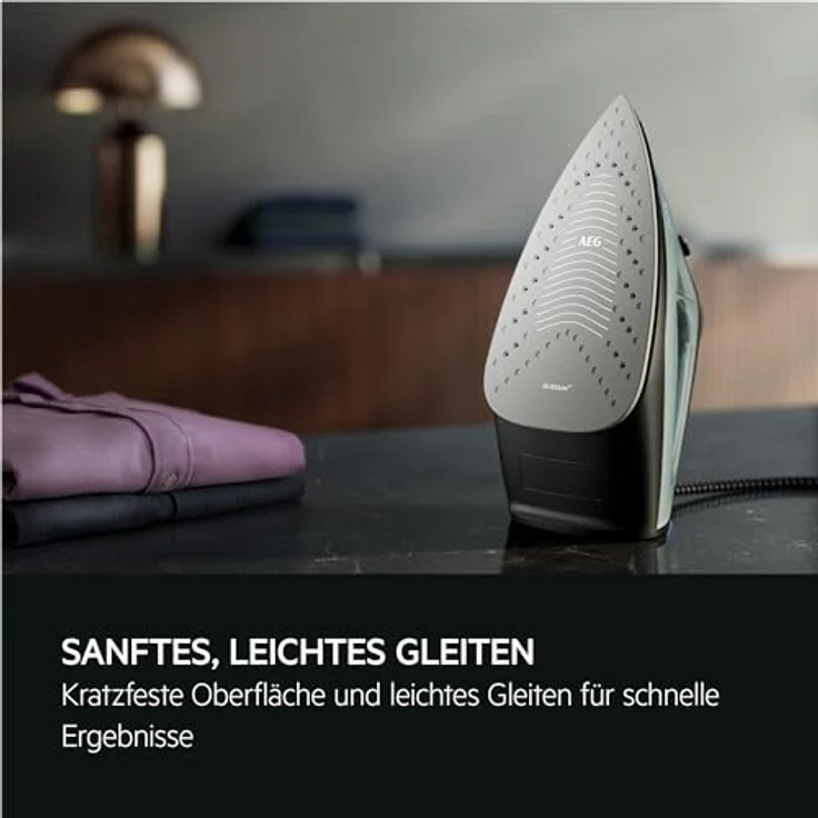 AEG SI5-2-6OG Dampfbügeleisen / 2400W / variabler Vertikaldampfstoß / Feinspray / 24% Recyclingkunststoff / Restwärmeanzeige / 2m Kabel / 180° drehbar / Anti-Kalksystem / Keramikbügelsohle / grün-grau – Bild 5