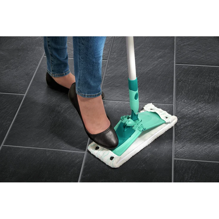 Leifheit Wischbezug Clean Twist M super soft für sensible Böden, Bodenwischer Ersatzbezug mit Spezialfasern, Wischer Ersatzbezug für minimale Wasseraufnahme, ideal für Parkett, Laminat und Kork  2er – Bild 2