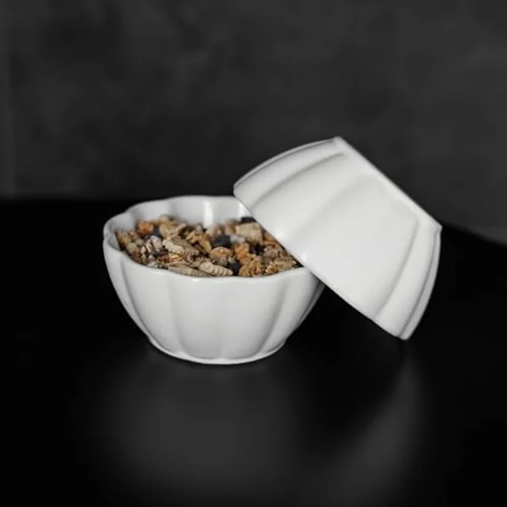 Almina Muffinform Dessertschalen 6er Set aus Porzellan - Lotus Design, Weiß oder Schwarz, 90 ml Volumen, für Muffins und Desserts – Bild 4