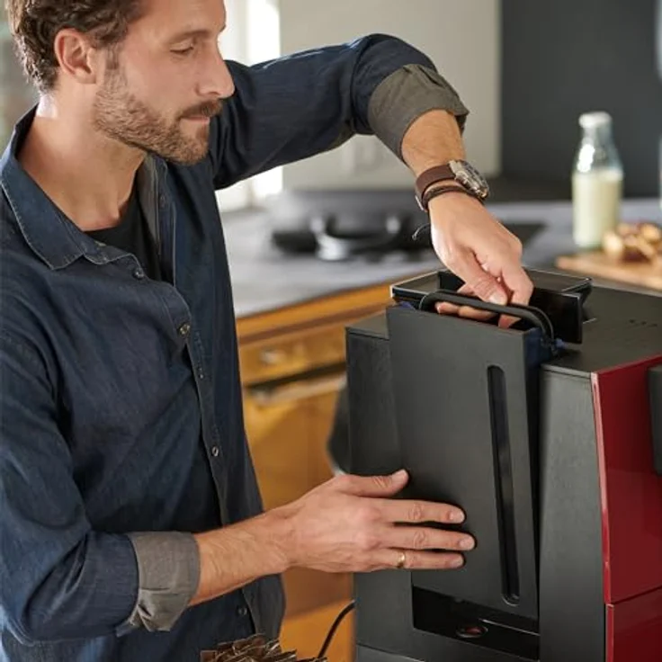 TCHIBO Office, B2B Kaffeevollautomat, 30 Tassen/Tag, integriertes Milchsystem, rot – Bild 6