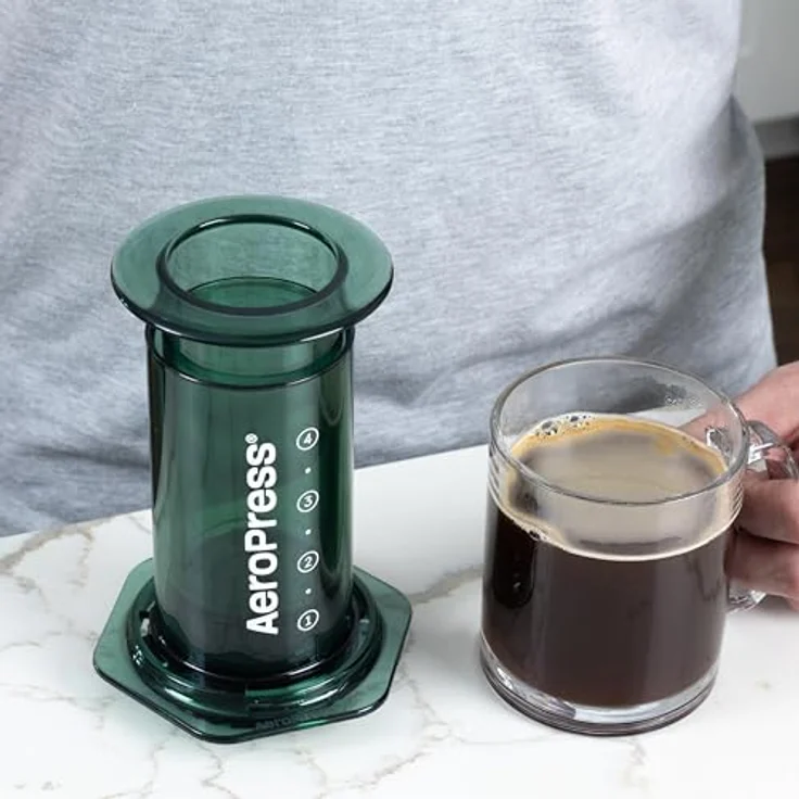 AeroPress Clear Grüne Kaffeepresse – Vollmundiger Kaffee ohne Bitterkeit – Tragbare Mini-Kaffeemaschine für Camping & Reisen, Grün – Bild 3