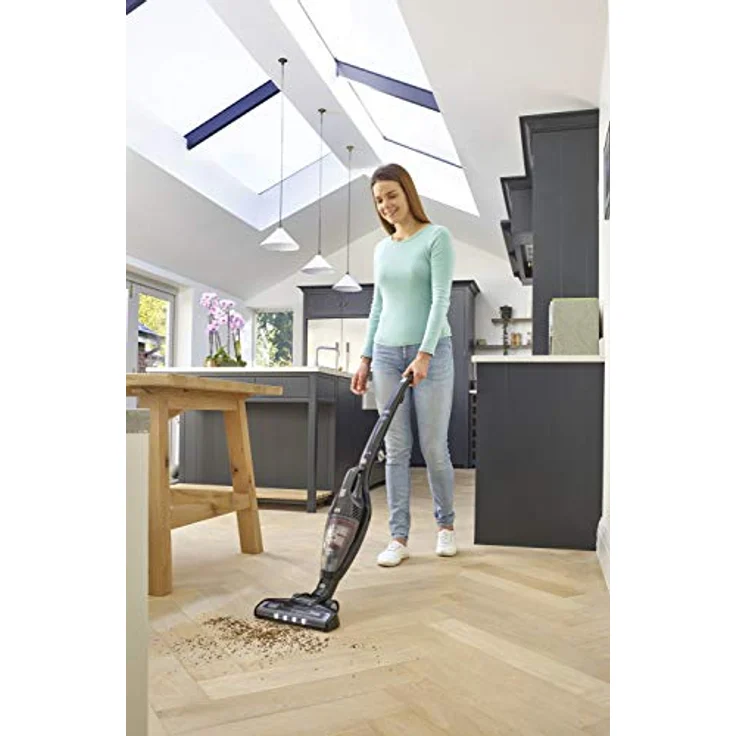 Black + Decker 2-in-1- Akku-Stielsauger, Boden- & Handsauger (21.6V, mit Turbobürste für hartnäckigen Schmutz, selbststehend, inkl. Ladekabel, Wandbefestigung, Fugendüse, Polsterbürste) SVB620JW – Bild 2