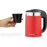 Navaris Edelstahl Reisewasserkocher 0,5L - mit 2 Trinkbechern - 16 x 11 x 17 cm - Mini Reise-Wasserkocher 1100W für Camping - Reisekocher in Rot