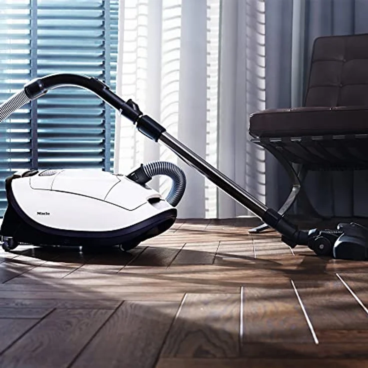 Miele Complete C3 Silence EcoLine Bodenstaubsauger (mit Beutel, 4,5 Liter Staubbeutelvolumen, 550 Watt, 12m Aktionsradius, extra leise 64 dB, inkl. Gummireifen für guten Rollcomfort) weiß – Bild 10