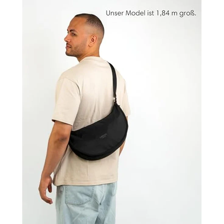 LARKSON Solveig Medium Crossbody Bag, wasserabweisende Umhängetasche im Halbmond Design für Damen und Herren, schwarz – Bild 2