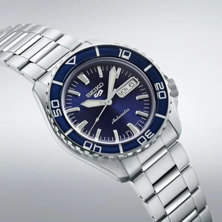 Seiko 4R36, analoge Herrenuhr mit Edelstahlgehäuse, 42,50 mm, silber, sportlich – Bild 3