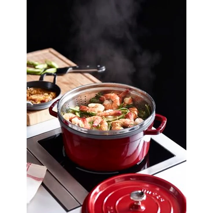 STAUB Gusseisen Bräter-Cocotte, mit Dämpfeinsatz, rund 26 cm, 5,2 L, kirsche - rot – Bild 6
