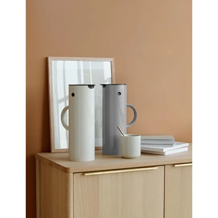 Em77 Isolierkanne 1 L, Sand By Stelton – Bild 3