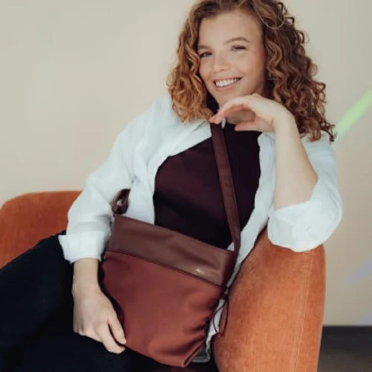 ZWEI Bodybag Jana J100, Umhängetasche aus Lederimitat mit smarten Fächern, Braun, 27 x 29 x 8 cm – Bild 7