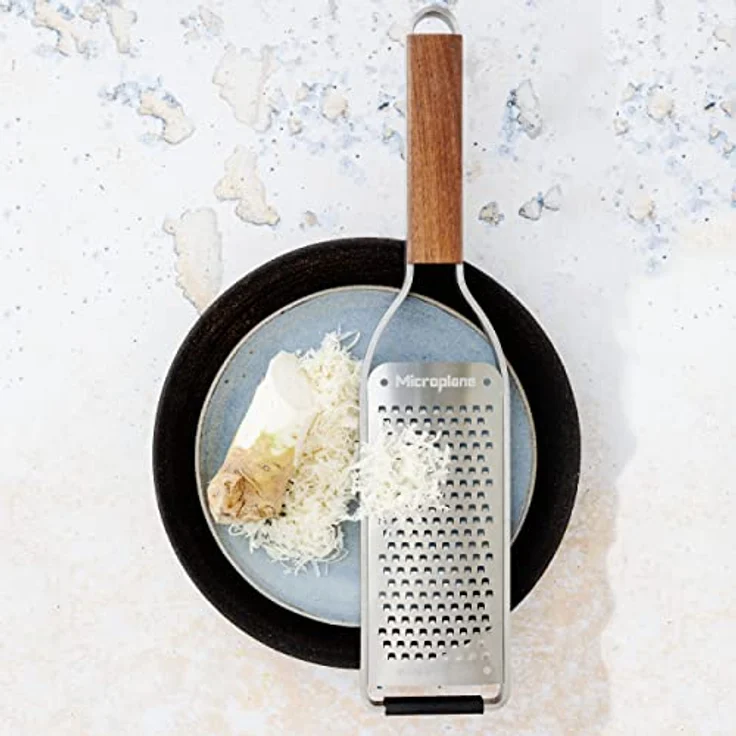 Microplane Reibe Grob Walnussholz Edelstahl aus der Master Serie für Käse, Karotte, Ingwer, Schokolade und Kokosnuss – Bild 5