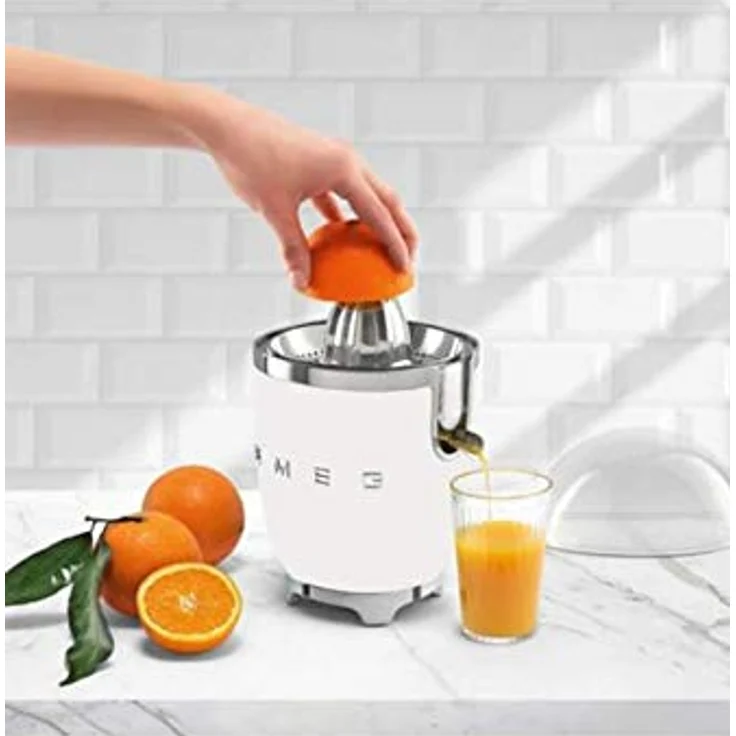 Smeg CJF01WHEU Zitruspresse, Anti-Tropf-Auslauf aus Edelstahl mit Klappverschluss, verhindert ein Nachtropfen, weiß,  Serie: CJF01 – Bild 4
