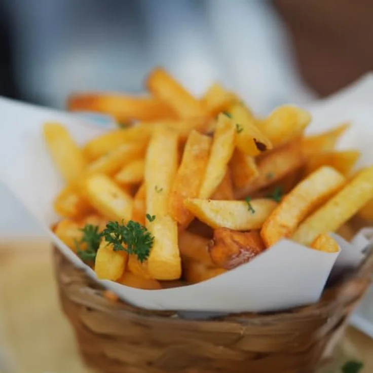 Livington Smart MultiFryer Heißluftfritteuse 5 L mit SmartSensor, 12 Automatikprogrammen und Schüttelerinnerung – fettarm kochen ohne Vorheizen – Bild 4