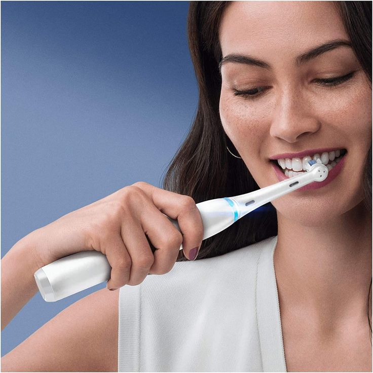 Oral-B iO Series 8N, alabaster white, mit intelligenter Andruckkontrolle & Farbdisplay, inkl. 1 Aufsteckbürste, Premium Reiseetui & Mini-Aufbewahrungsbox – Bild 8