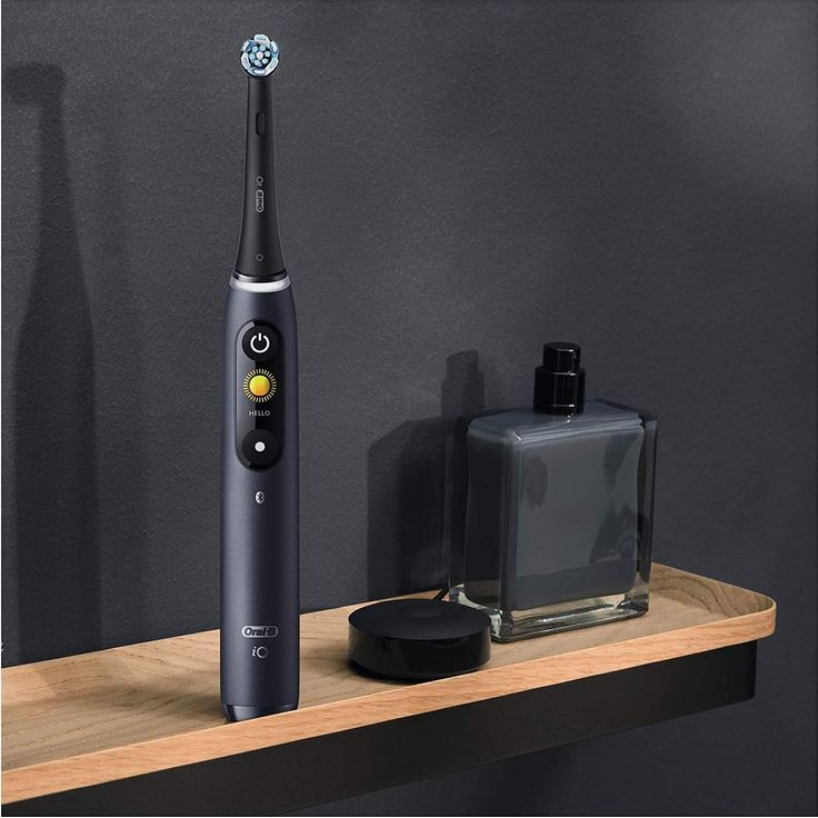 Oral-B iO Series 8N Special Edition, purple, mit intelligenter Andruckkontrolle & Farbdisplay, inkl. 1 Aufsteck-Bürste, Mini-Aufbewahrungsbox & Aufbewahrungstasche – Bild 3