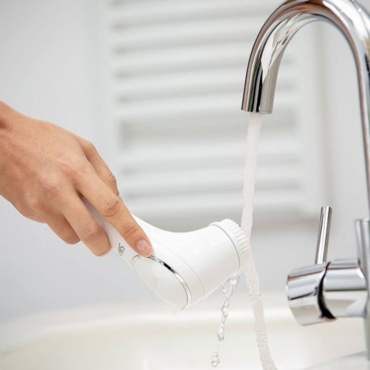Silkn Fresh Gesichtsreinigungsbürste mit Spender für Reinigungslotion, Wasserdicht – Bild 5