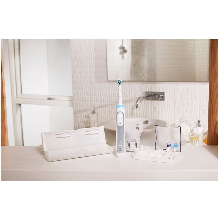 Oral-B Genius 8000N mit Positionserkennung, Set mit Reiseetui & 1 Aufsteckbürsten, silber – Bild 4