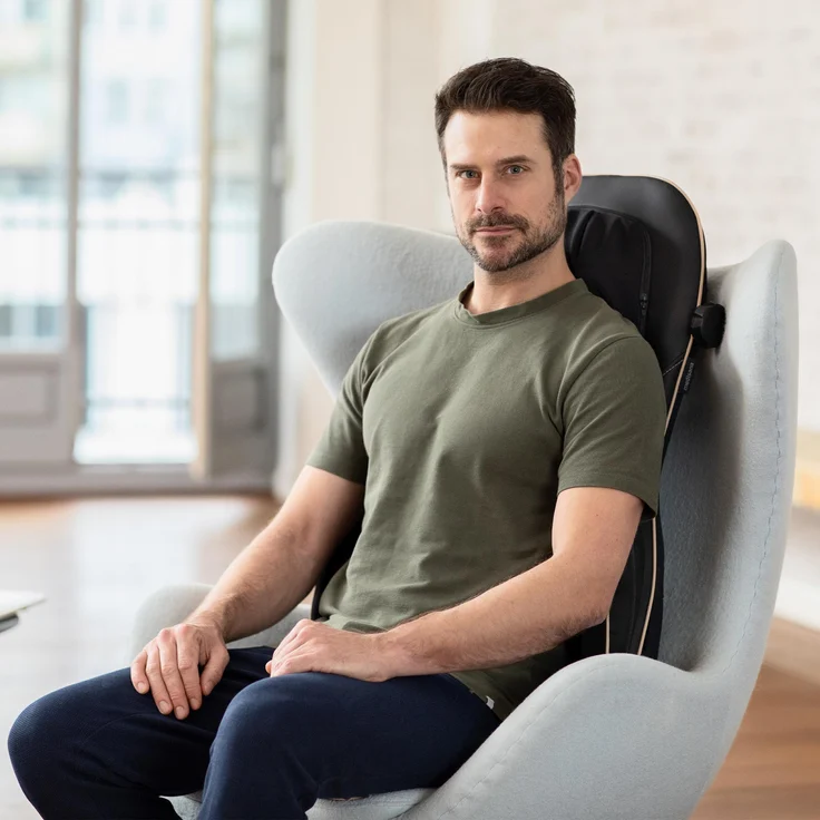 medisana MC 825 Shiatsu Massageauflage für Rücken und Nacken, Massagesitzauflage mit Akupressur, Nackenmassage, Wärmefunktion, 3 Intensitäten, Rotlichtfunktion, mit Fernbedienung, Aufbewahrungsbeutel – Bild 3