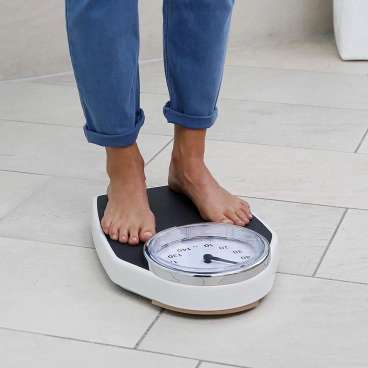 medisana PSD mechanische Personenwaage bis 150 kg, analog, Retrowaage im klassischem Design Badezimmerwaage im klassichen Design und großer Skala – Bild 3