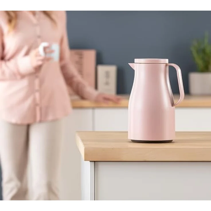 Alfi Isolierkanne, 1.0 l, rosa, aus Bio-Kunststoff mit Druckknopf für einhändiges Ausgießen, hält Getränke bis zu 12 Stunden heiß und 24 Stunden kalt – Bild 2