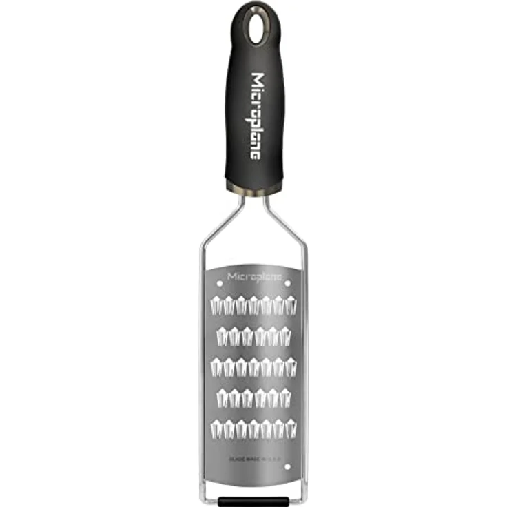 Microplane Feine Julienne-Reibe Edelstahl Schwarz aus der Gourmet Serie für Karotte, Zucchini, Kartoffel, Apfel, Rote Beete und Rettich – Bild 2