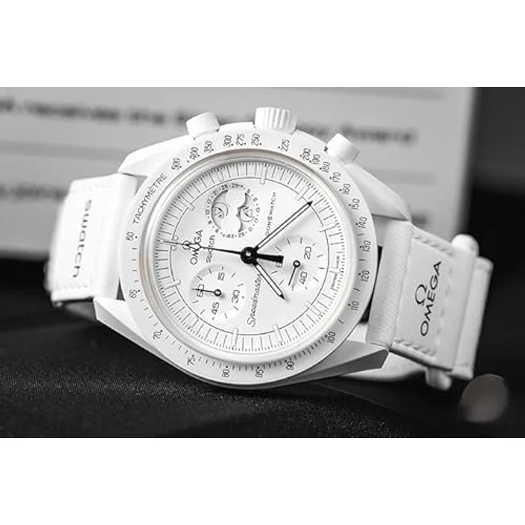Swatch Chronograph Swatch x Omega Moonswatch Mission to the Moonphase "Snoopy" Full Moon, komplett weißes Design, Bioceramic-Gehäuse, VELCRO®-Armband - Preisvergleich – Bild 2