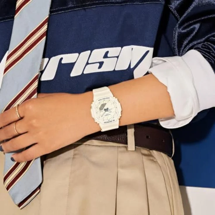 Casio G-SHOCK Damenuhr GMA-P2100BA-7AER, analoges und digitales Display, weißes Harzgehäuse, wasserdicht bis 20 bar, mit Stoppuhr und Alarm – Bild 3