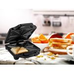 Princess Supreme XXL Sandwichmaker, für 4 Sandwiches, 1600 Watt, extra große Grillfläche 27,8 x 25,6 cm, Überhitzungsschutz, Anti-Rutsch-Füße, antihaftbeschichtet, silber, schwarz