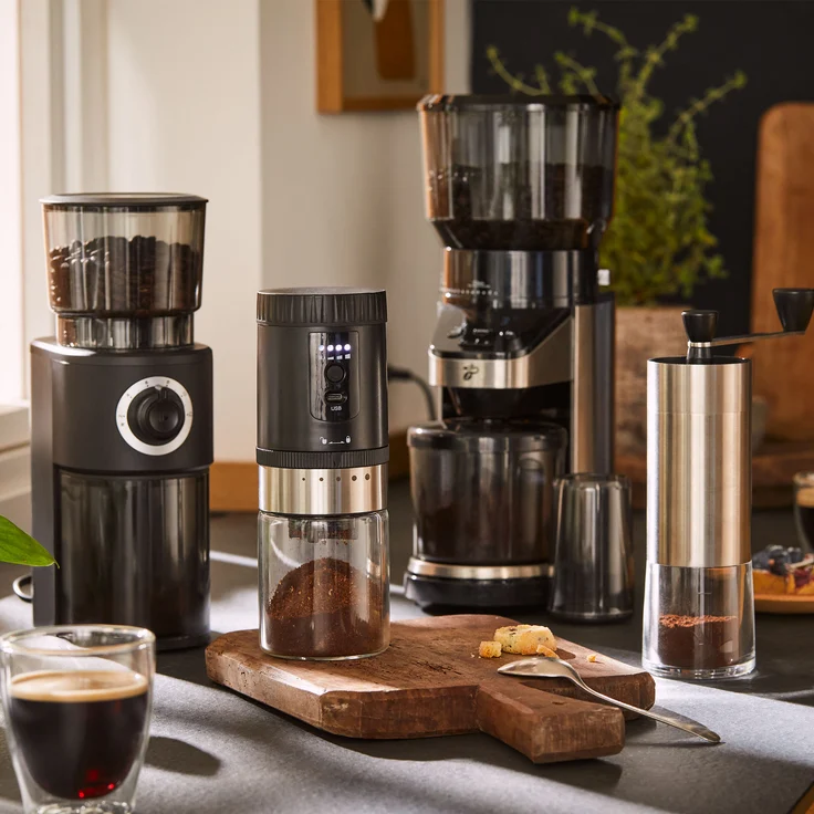 Tchibo akkubetriebene Kaffeemühle, Glas-Auffangbehälter, Edelstahl-Mahlgradring, 5 Mahlgradeinstellungen, Schwarz/Silber – Bild 7