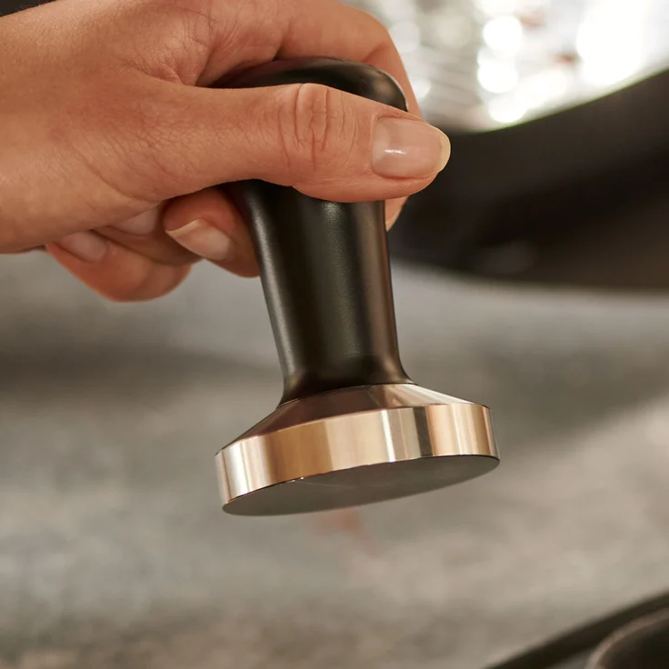 Tchibo Tamper, für Siebträger Espressomaschine, Espresso-Tamper zum Verdichten von Kaffeemehl, für Siebträger mit 51mm, spülmaschinengeeignet, rostfreier Edelstahl – Bild 3