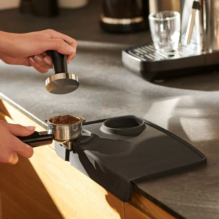 Tchibo Tamper, für Siebträger Espressomaschine, Espresso-Tamper zum Verdichten von Kaffeemehl, für Siebträger mit 51mm, spülmaschinengeeignet, rostfreier Edelstahl – Bild 4