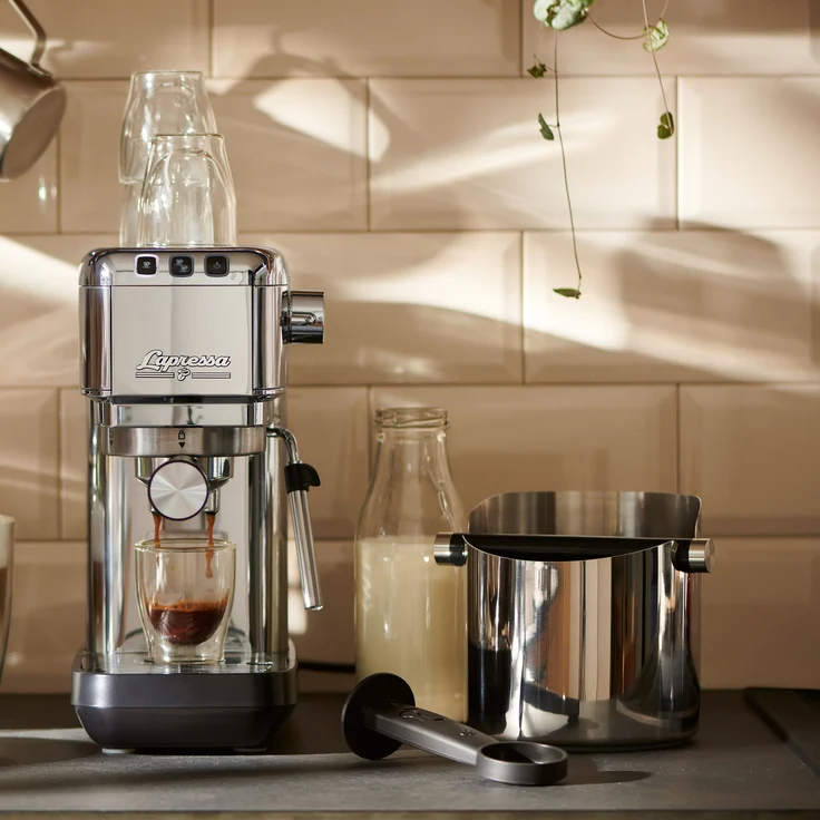 Tchibo Knock-Box Abklopfschale, für Siebträger Espressomaschine, zur leichten Entsorgung des feuchten Kaffeesatzes, Silber / Schwarz, Edelstahl und Gummi – Bild 6