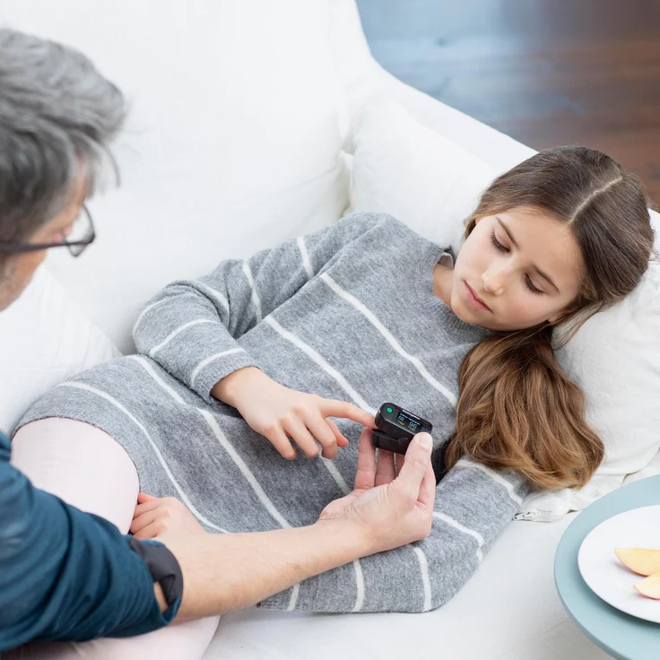 medisana PM 100 Pulsoximeter, Messung der Sauerstoffsättigung im Blut, Fingerpulsoxymeter mit OLED-Display und One-Touch Bedienung in schwarz – Bild 3