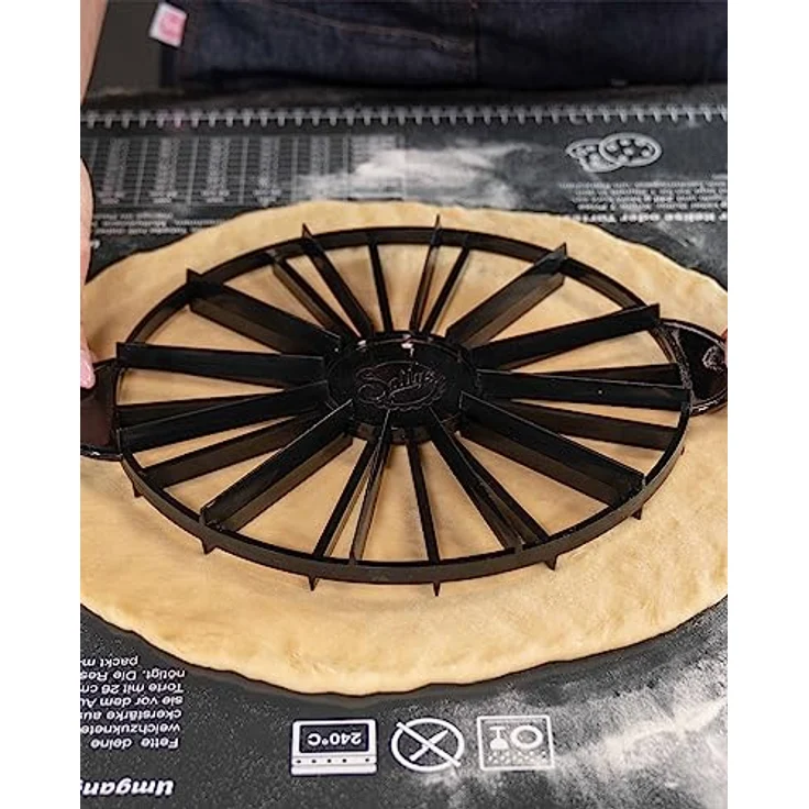 Sallys Torteneinteiler - 12/16 Stücke - ⌀ 27 cm - schwarz, beidseitig wendbar und aus hochwertigem Kunststoff, Tortenbodenschneider, Kuchengitter, Backutensilien – Bild 4