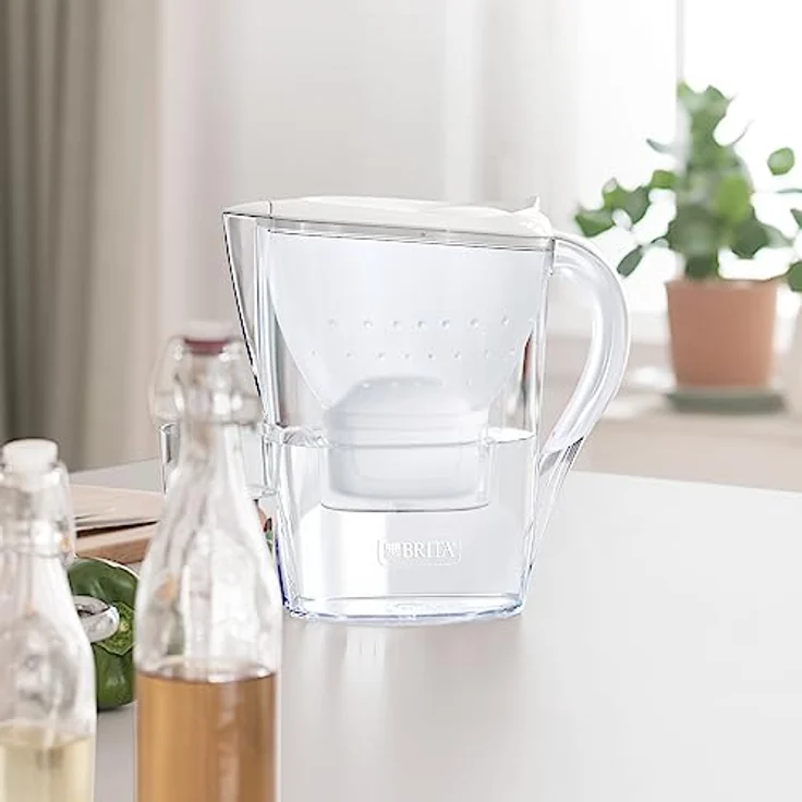 BRITA Marella Wasserfilterkanne Weiß 2,4L - Inklusive 6 MAXTRA PRO Filter - Passt in Kühlschranktür – Bild 4