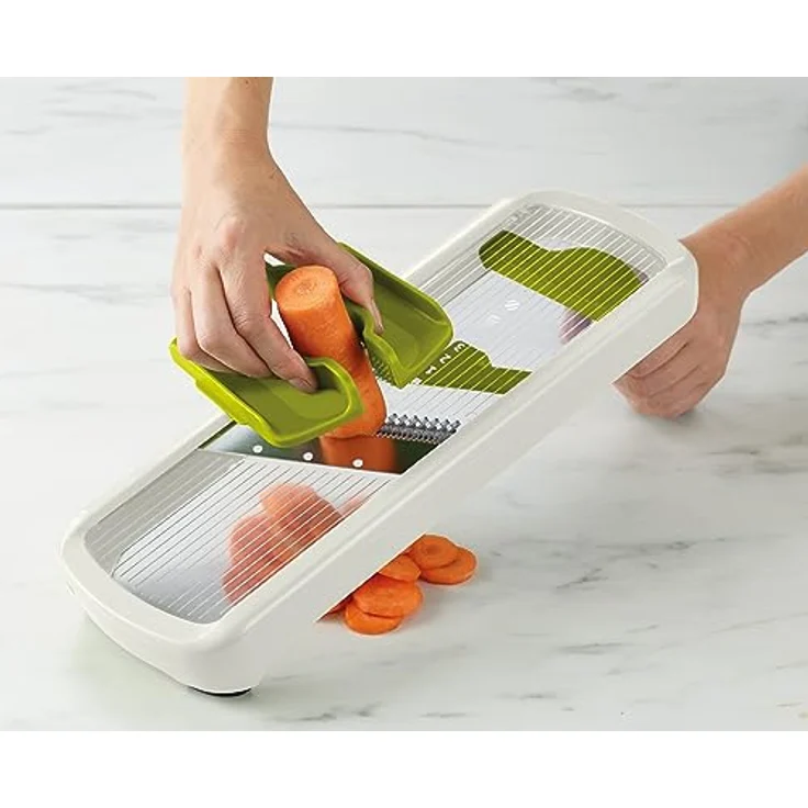 Joseph Joseph Multi-Grip Küchen Mandoline, Verstellbarer Frucht- und Gemüseschneider in Weiß, 3 Scheiben und 2 Julienne-Stärken – Bild 5
